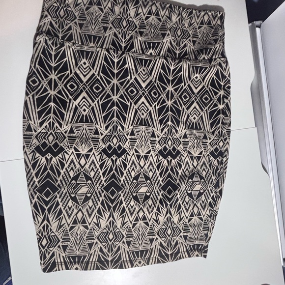 Torrid Black and beige Geometric Pencil Skirt size 12/14, L/XL, Torrid size Zero - Picture 2 of 5